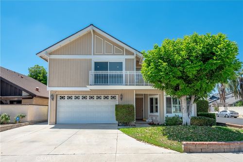 7923 Casaba Ave, Winnetka, CA, 91306-2243 | Card Image