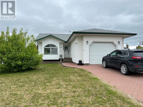 1729 109 Ave, Dawson Creek, BC, V1G2V4 | Card Image