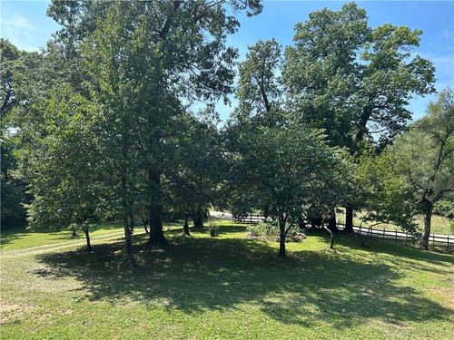 28846 251st St, Easton, KS, 66020-8052 | Card Image