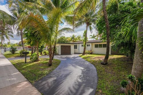 19531 Nw 1st Pl, Miami Gardens, FL, 33169-3333 | Card Image