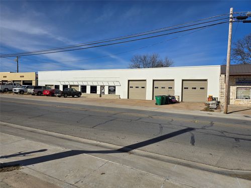 367 E Washington St, Stephenville, TX, 76401-4352 | Card Image