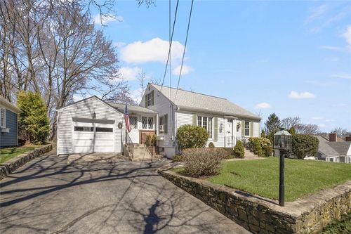 99 Woodland St, Lincoln, RI, 02865-2904 | Card Image