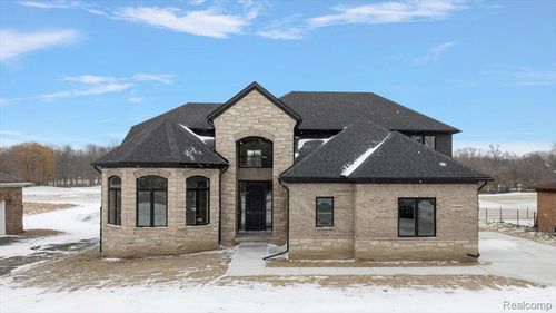 53650 Romeo Plank Rd, Macomb, MI, 48042-2921 | Card Image