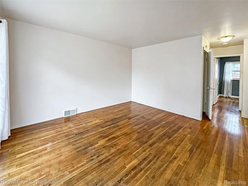 2122 Ackley Ave, Westland, MI, 48186-9702 | Card Image