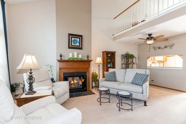 1351 Woodlake Dr, Townhouse with 2 bedrooms, 2 bathrooms and 1 parking in Carol Stream IL | Image 6