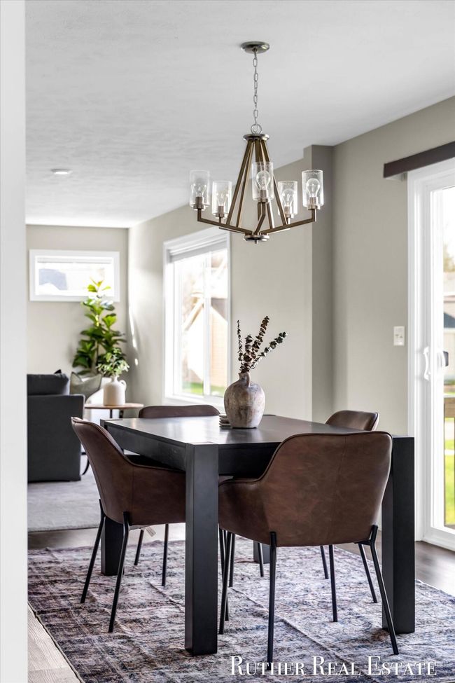 Dining Area | Image 18
