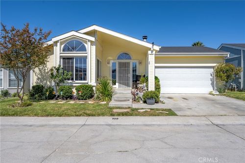 27829 Sunrise Ln, Canyon Country, CA, 91351-5816 | Card Image