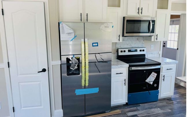 22904 112 Th Ter, House other with 3 bedrooms, 2 bathrooms and 3 parking in LIVE OAK FL | Image 6