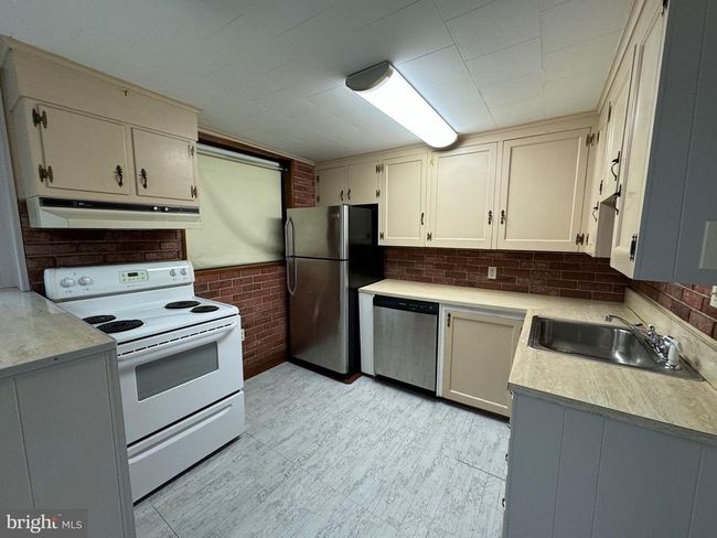 421 Moore St, House other with 3 bedrooms, 2 bathrooms and null parking in HUNTINGDON PA | Image 7