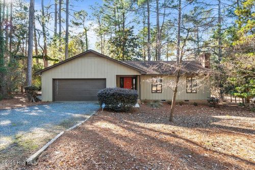 215 Merion Cir, Pinehurst, NC, 28374-9090 | Card Image