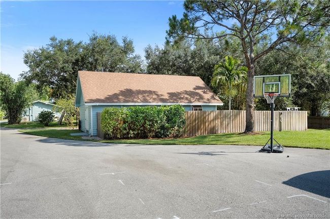 1850 Sw Hackman Ter, House other with 4 bedrooms, 4 bathrooms and 2 parking in Stuart FL | Image 67