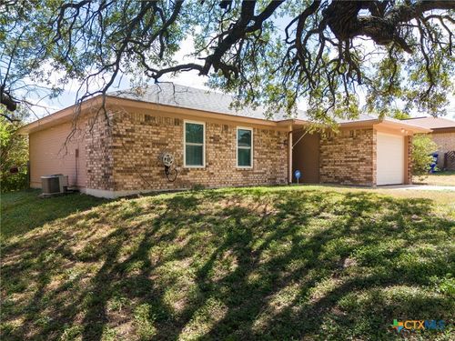 214 Spur Dr, Copperas Cove, TX, 76522-1051 | Card Image