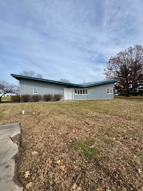 1610 Radio Hill Rd, Boonville, MO, 65233-1957 | Card Image