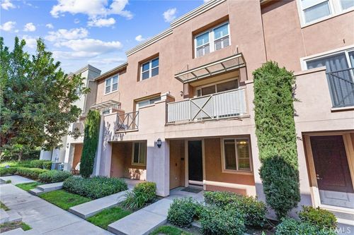 l6-500 N Willowbrook Ave, Compton, CA, 90220 | Card Image