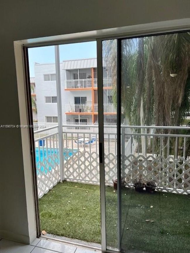 210-B - 11307 Sw 200th St, Condo with 2 bedrooms, 2 bathrooms and null parking in Miami FL | Image 8
