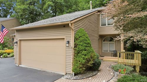 8611 Wrenwood Cir, Lysander, NY, 13027-8913 | Card Image