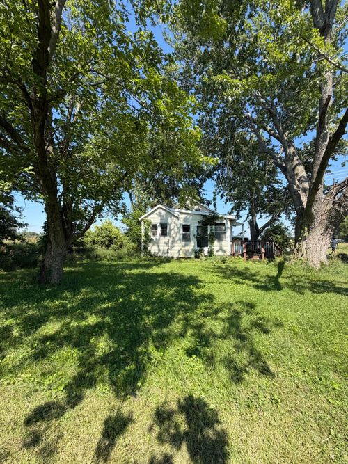 18268 Three Oaks Rd, Three Oaks, MI, 49128-9501 | Card Image