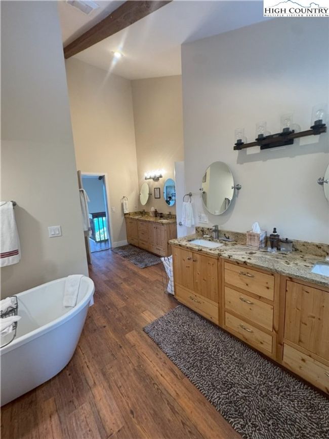 primary bath | Image 25
