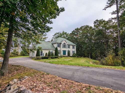 42 Ryan Rd, Auburn, NH, 03032-3341 | Card Image