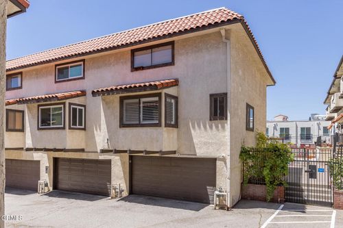 11-10141 Samoa Ave, Tujunga, CA, 91042 | Card Image