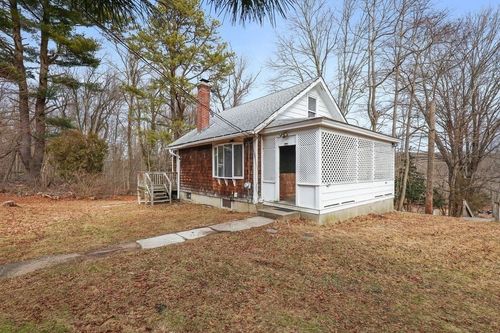 142 May St, North Attleboro, MA, 02760-4324 | Card Image