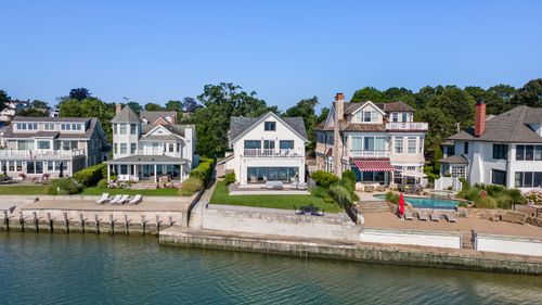 22 Ocean Dr N, Stamford, CT, 06902-7838 | Card Image