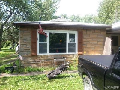 6200 Woodside Place, House other with 2 bedrooms, 1 bathrooms and null parking in Niagara NY | Image 1