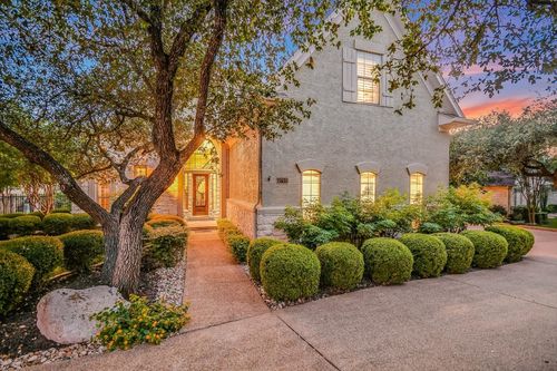 9703 Tree Bend Dr, Austin, TX, 78750-3878 | Card Image