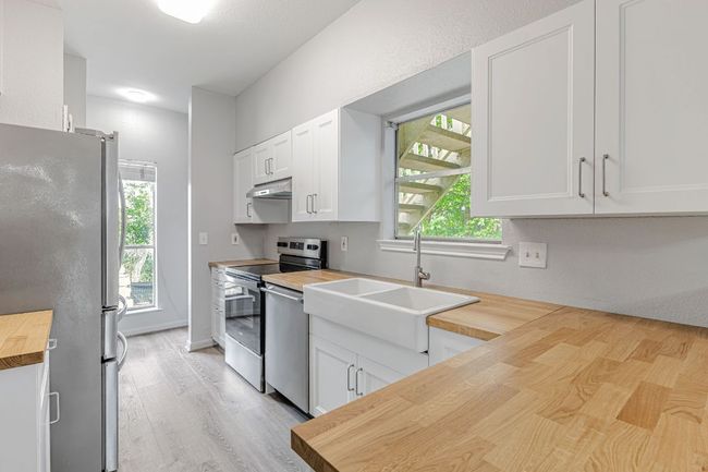APT-1601 - 2450 Wickersham Ln, Condo with 2 bedrooms, 2 bathrooms and 3 parking in Austin TX | Image 8