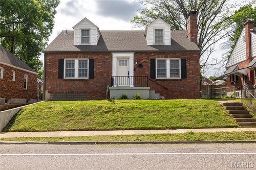 9343 Mackenzie Rd, Saint Louis, MO, 63123-4426 | Card Image