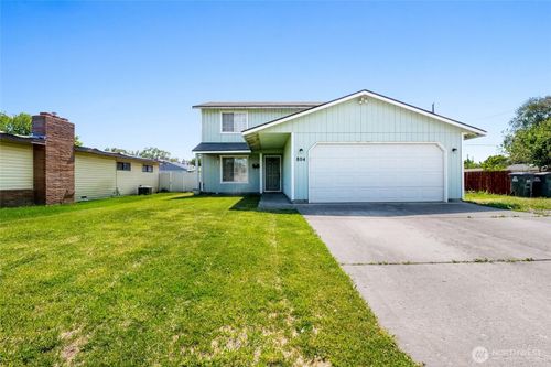 804 S Sycamore Ln, Moses Lake, WA, 98837-2757 | Card Image