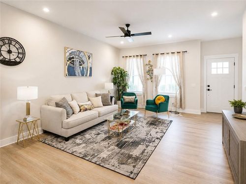76-162 Chestnut Cir, Atlanta, GA, 30342-4351 | Card Image