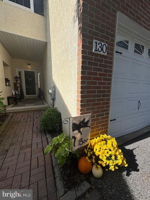 130 S Walnut St, KENNETT SQUARE, PA, 19348-3132 | Card Image