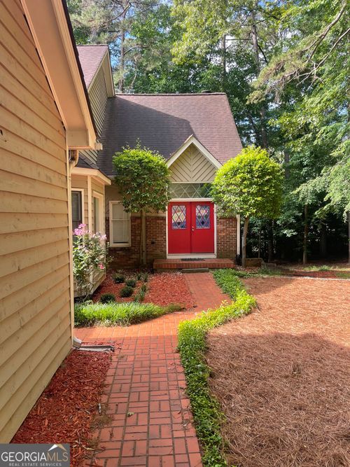 5035 Highland Hills Pkwy, Stone Mountain, GA, 30088-3740 | Card Image