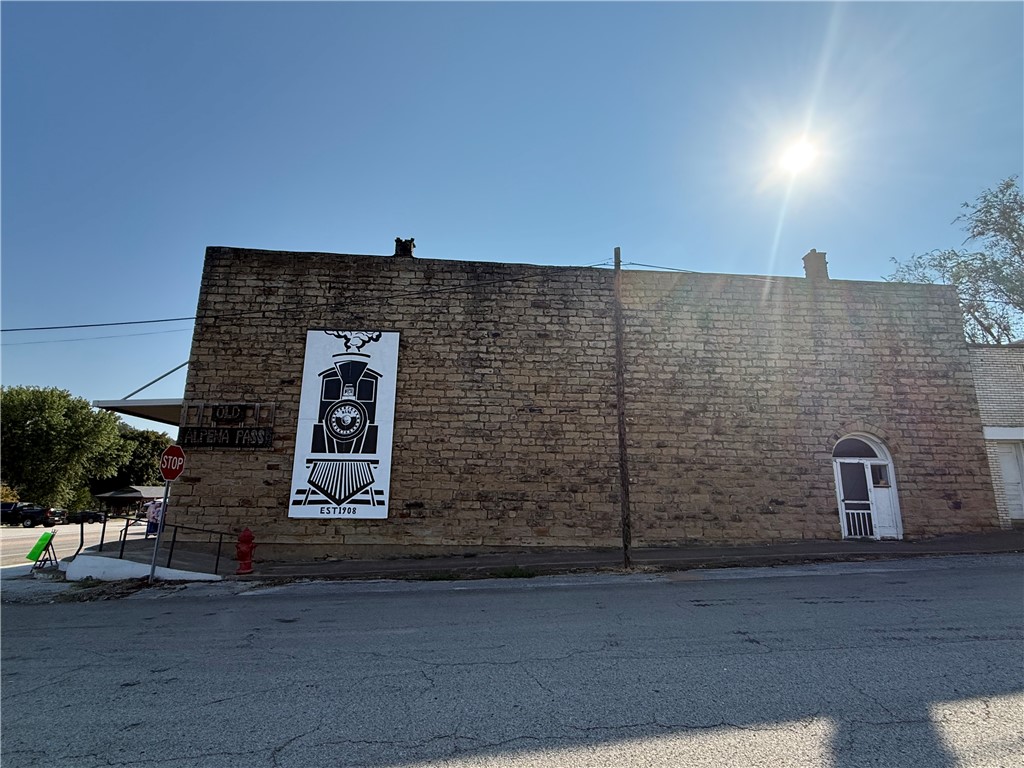 102 Main St E, Alpena, AR