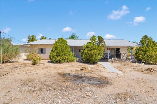 37531 E End Rd, Lucerne Valley, CA, 92356 | Card Image