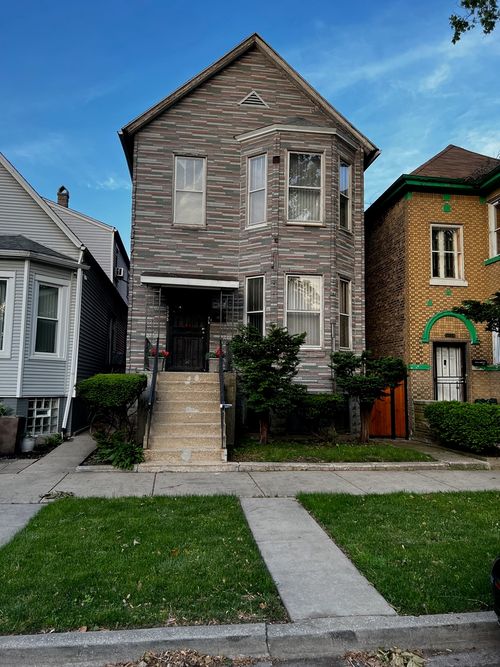 5335 S Bishop St, Chicago, IL, 60609-5833 | Card Image