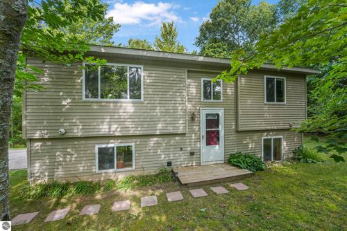 2733 West Ave, Interlochen, MI, 49643-8704 | Card Image