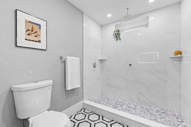 1 - 27 Central Rd, Condo with 4 bedrooms, 3 bathrooms and null parking in Somerville MA | Image 34