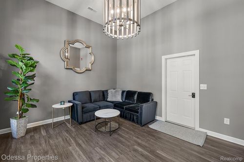 527 Lewis St, Birmingham, MI, 48009-6563 | Card Image