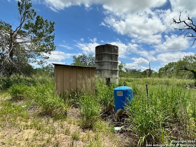 7527 N State Highway 16, Home with 3 bedrooms, 2 bathrooms and null parking in Poteet TX | Image 6