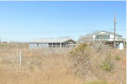300 W Royal Oak Ln, Rockport, TX, 78382 | Card Image