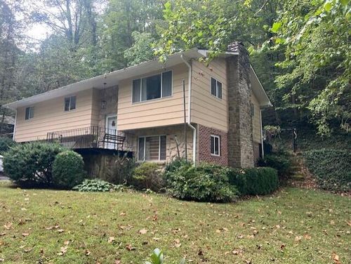 325 Oaklawn Dr, Hagerhill, KY, 41222-8606 | Card Image