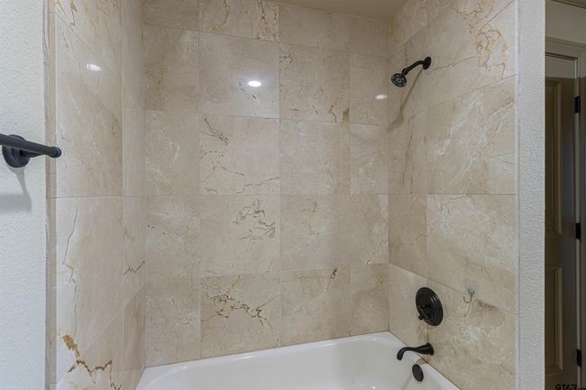 2801 Wexford Drive Unit 1006, Condo with 2 bedrooms, 2 bathrooms and null parking in Tyler TX | Image 25
