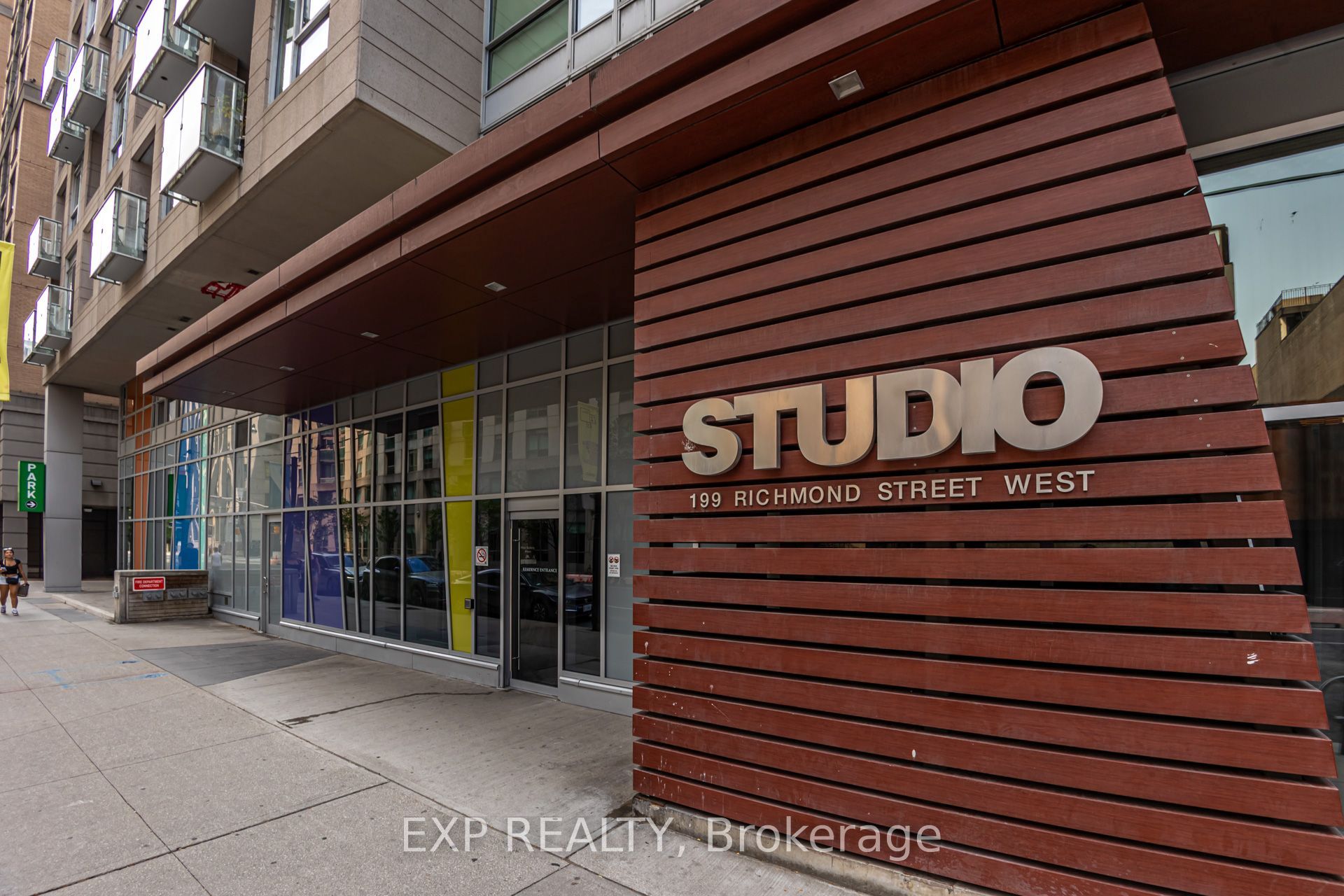 Residential Lease in Toronto C01 3