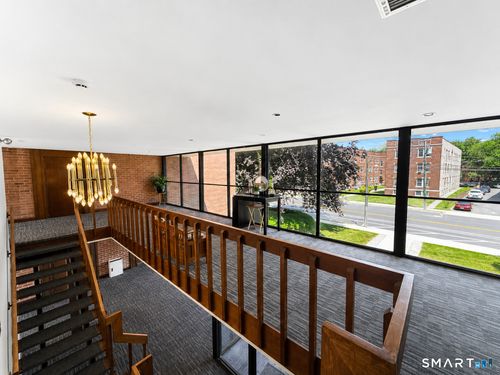 b5-711 Farmington Ave, West Hartford, CT, 06119-1739 | Card Image