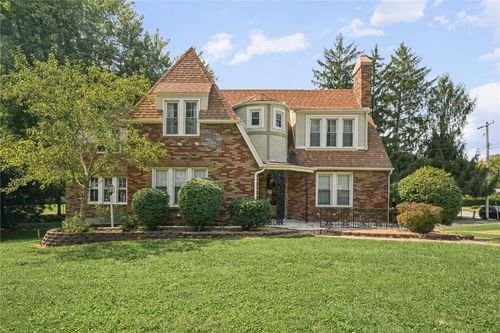 8 Montgomery Pl, Decatur, IL, 62522-2654 | Card Image
