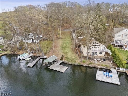 8 Oneida Ave, Hopatcong, NJ, 07843-1914 | Card Image