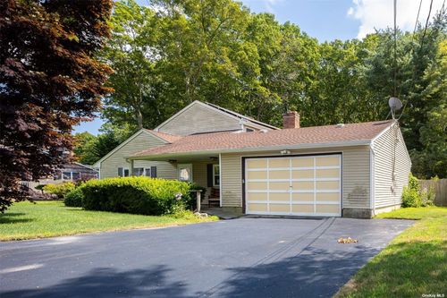 20 Stratler Drive, Shirley, NY, 11967 | Card Image