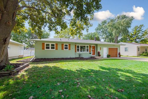 617 13th St Ne, Owatonna, MN, 55060-1836 | Card Image
